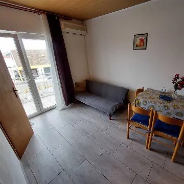 Vodice 1-Bedroom Apartment with Balcony for 3 Guests