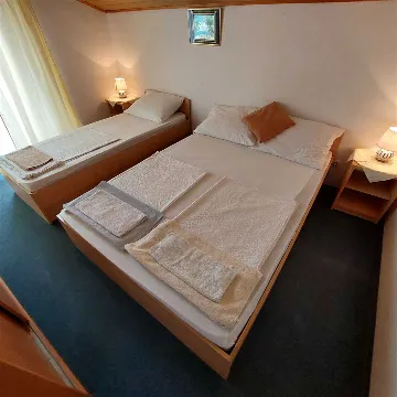 Vodice 1-Bedroom Apartment with Balcony for 3