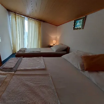 Vodice 1-Bedroom Apartment with Balcony for 3