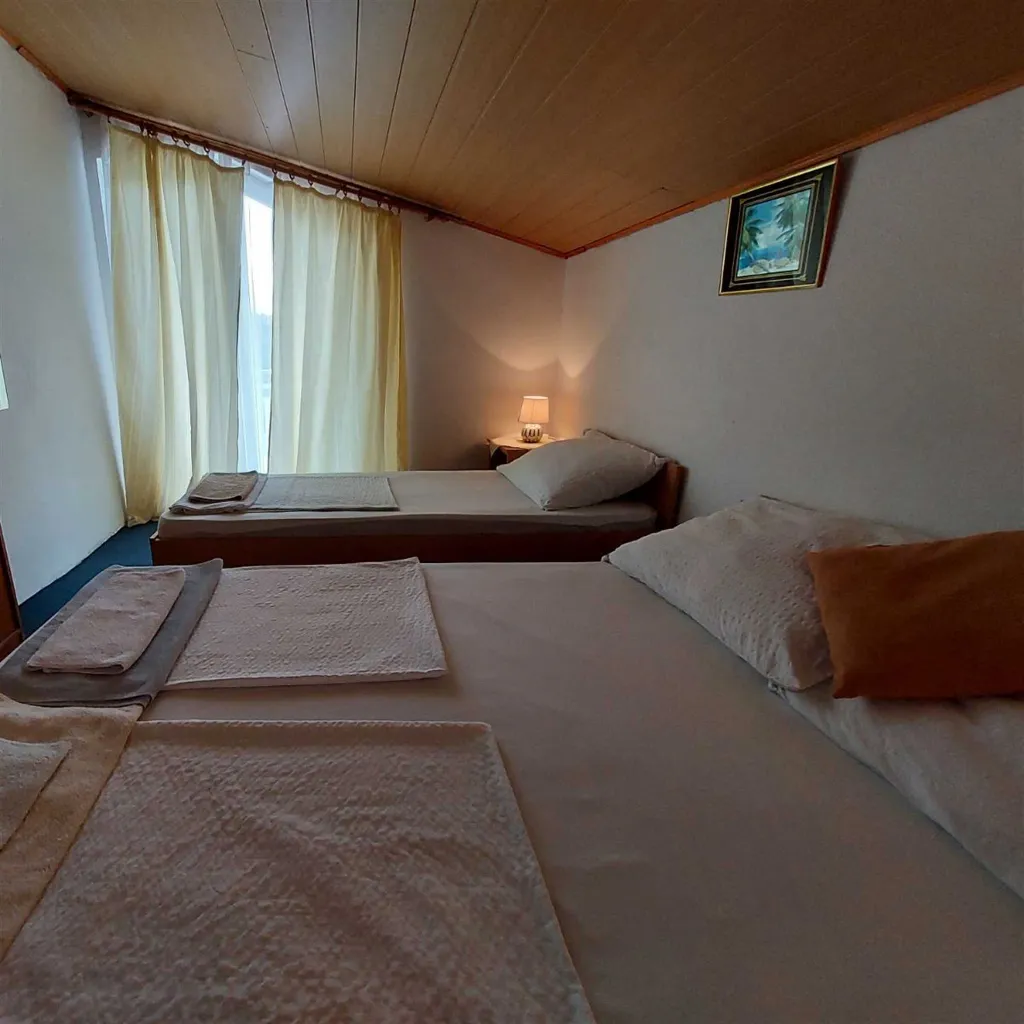 Vodice 1-Bedroom Apartment with Balcony for 3