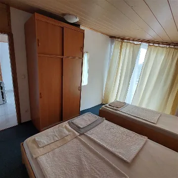 Vodice 1-Bedroom Apartment with Balcony for 3