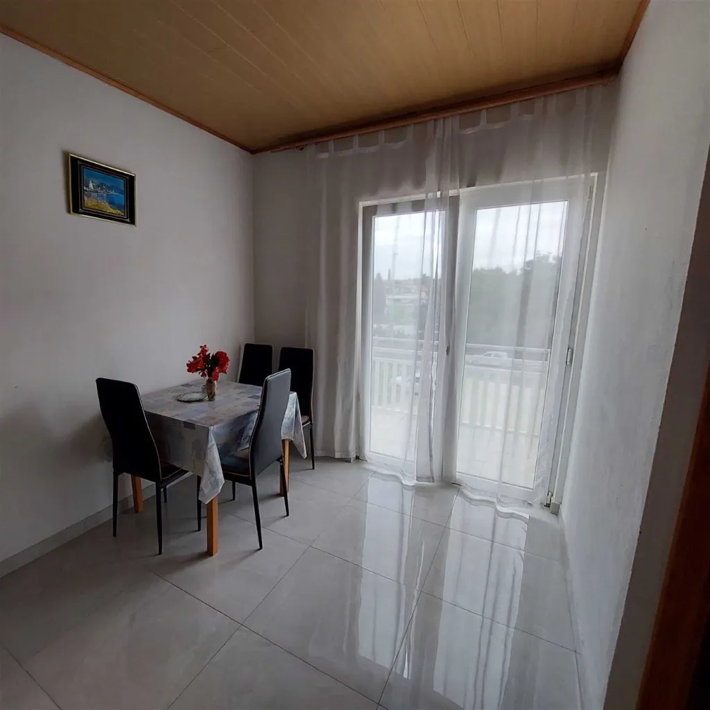 Vodice 1-Bedroom Apartment with Balcony for 3