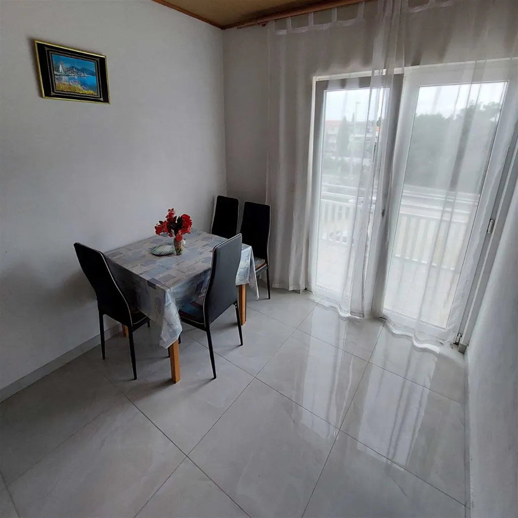 Vodice 1-Bedroom Apartment with Balcony for 3