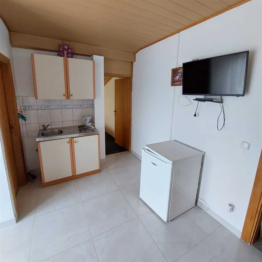 Vodice 1-Bedroom Apartment with Balcony for 3