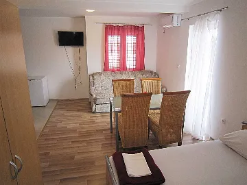 Vodice 1-Bedroom Apartment for Up to 4 Guests