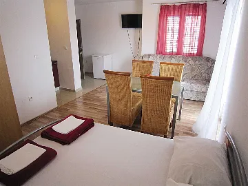 Vodice 1-Bedroom Apartment for Up to 4 Guests