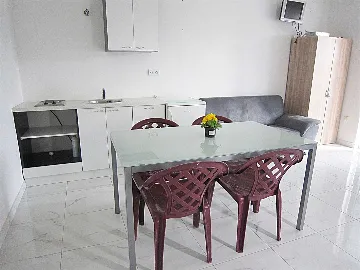 Vodice 1-Bedroom Apartment for Up to 5 Guests