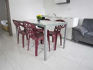 Vodice 1-Bedroom Apartment for Up to 5 Guests