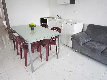 Vodice 1-Bedroom Apartment for Up to 5 Guests