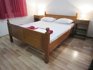 Vodice 1-Bedroom Apartment for Up to 5 Guests