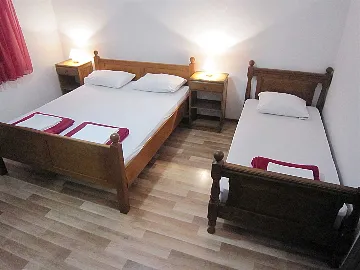 Vodice 1-Bedroom Apartment for Up to 5 Guests