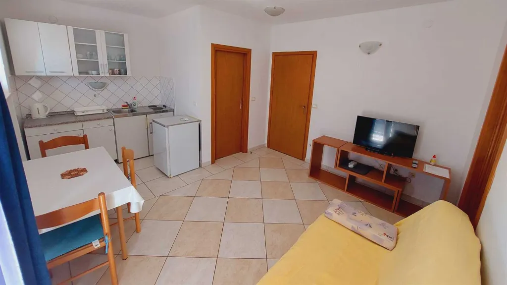 1-Bedroom Apartment in Primosten for Up to 3