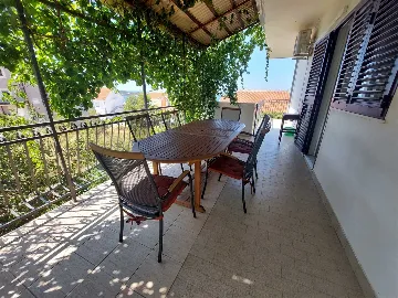 3-Bedroom Apartment with Sea View in Primošten