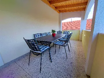 Holiday house in Siverić for up to 8 guests