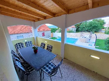 Holiday house in Siverić for up to 8 guests
