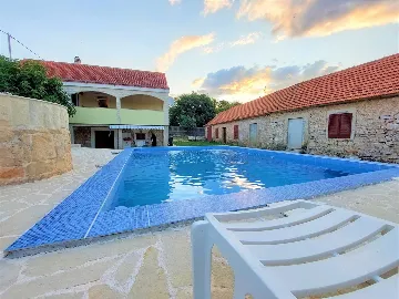 Holiday house in Siverić for up to 8 guests