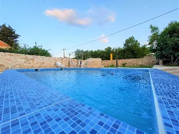 Holiday house in Siverić for up to 8 guests