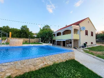 Holiday house in Siverić for up to 8 guests