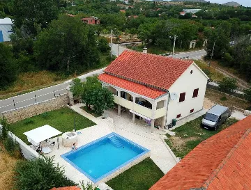Holiday house in Siverić for up to 8 guests