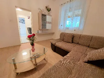 Holiday house in Siverić for up to 8 guests