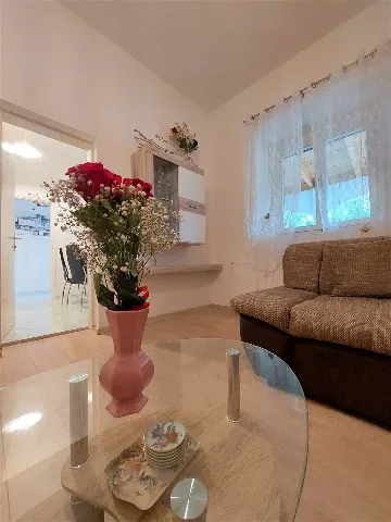 Holiday house in Siverić for up to 8 guests