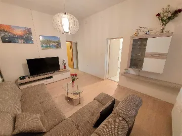 Holiday house in Siverić for up to 8 guests