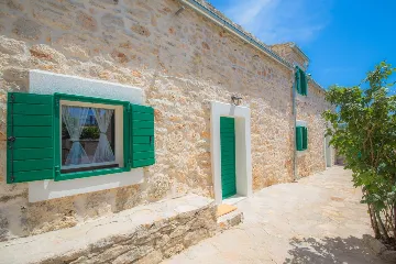 3-Bedroom Holiday House in Primošten, Croatia (Up to 10)