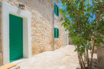 3-Bedroom Holiday House in Primošten, Croatia (Up to 10)