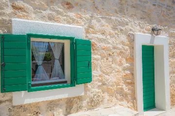 3-Bedroom Holiday House in Primošten, Croatia (Up to 10)