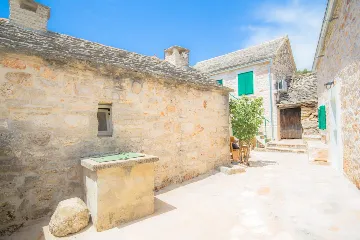 3-Bedroom Holiday House in Primošten, Croatia (Up to 10)