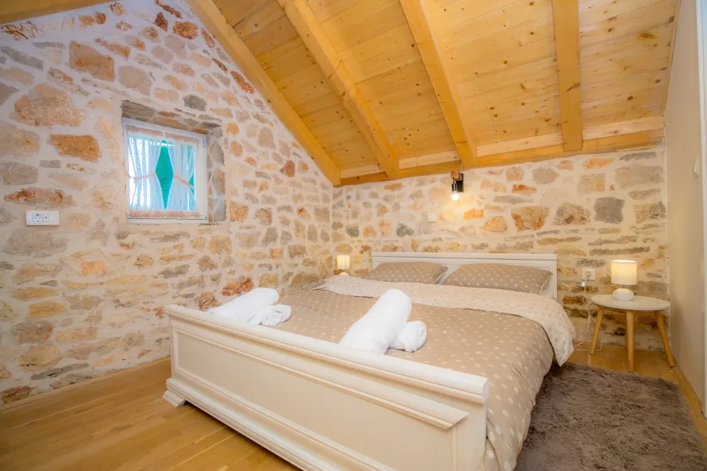 3-Bedroom Holiday House in Primošten, Croatia (Up to 10)