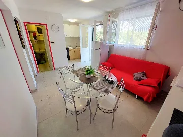 Seafront Apartment in Primošten for 4–5 Guests