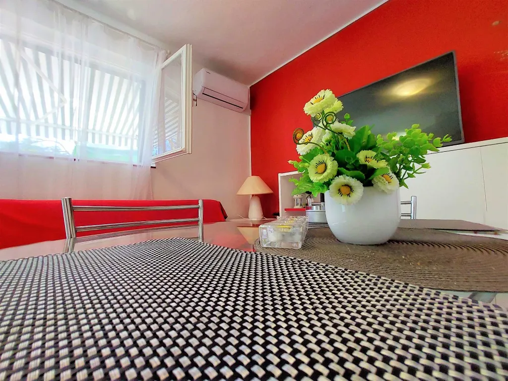 Seafront Apartment in Primošten for 4–5 Guests