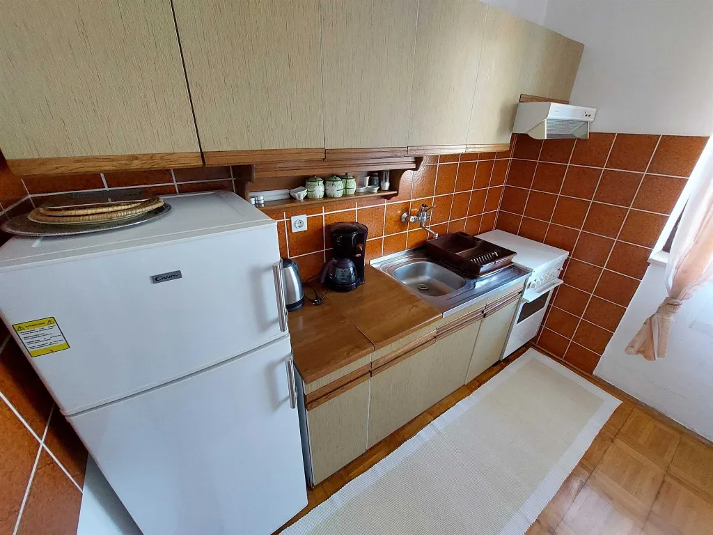 Two-Bedroom Apartment for 5 Guests in Vodice