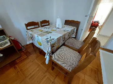 Two-Bedroom Apartment for 5 Guests in Vodice