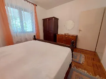 Two-Bedroom Apartment for 5 Guests in Vodice