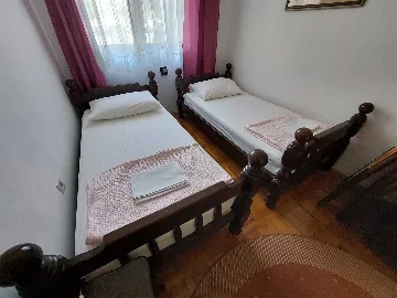 Two-Bedroom Apartment for 5 Guests in Vodice