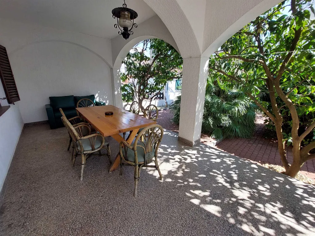 Two-Bedroom Apartment for 5 Guests in Vodice