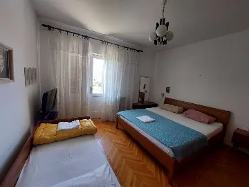 Primošten 2-Bedroom Apartment for 4 Guests