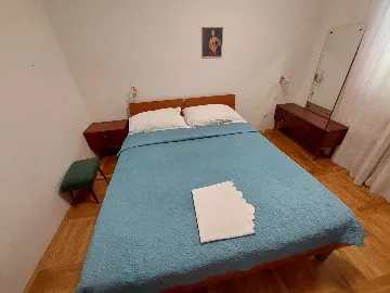 Primošten 2-Bedroom Apartment for 4 Guests