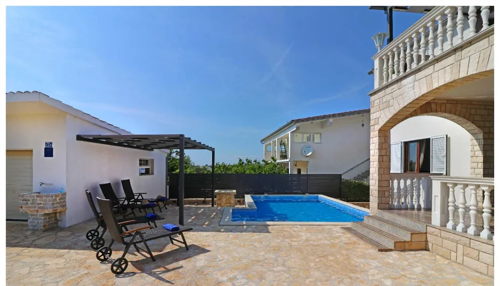 Five-Bedroom Holiday House in Primošten