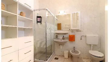 Five-Bedroom Holiday House in Primošten