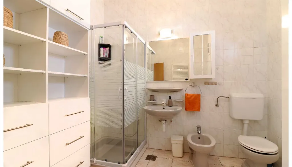 Five-Bedroom Holiday House in Primošten