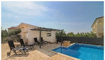 Five-Bedroom Holiday House in Primošten