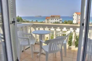 Two-Bedroom Apartment in Rogoznica for Up to 6