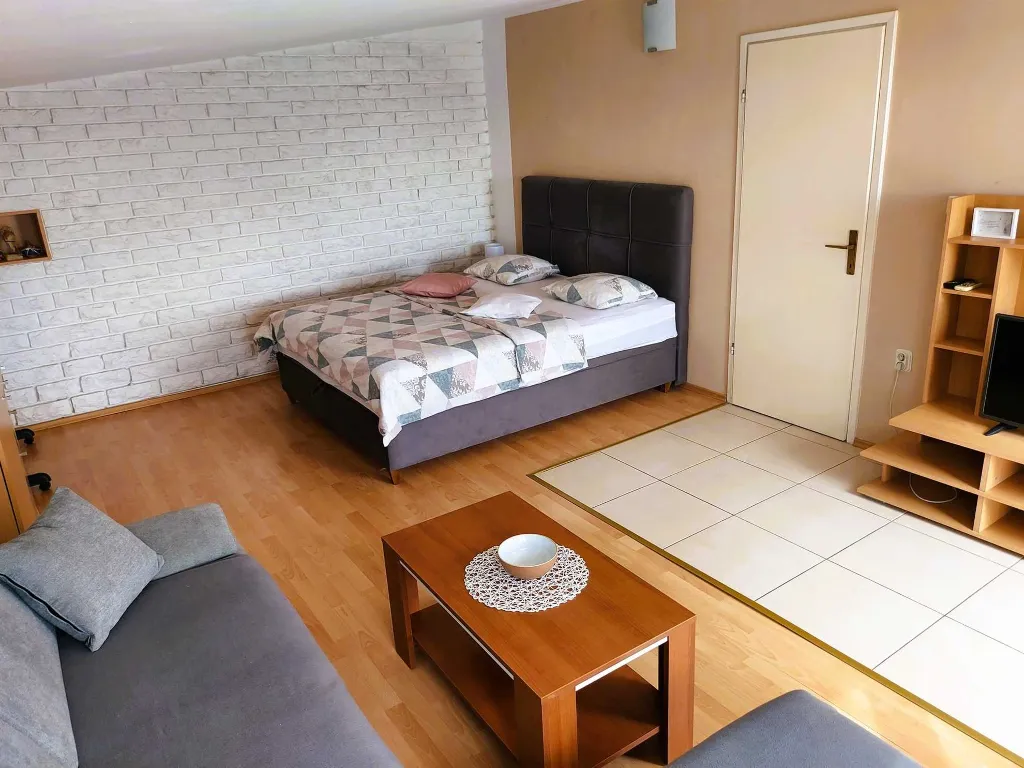 Šibenik One-Bedroom Apartment for Up to 4 Guests