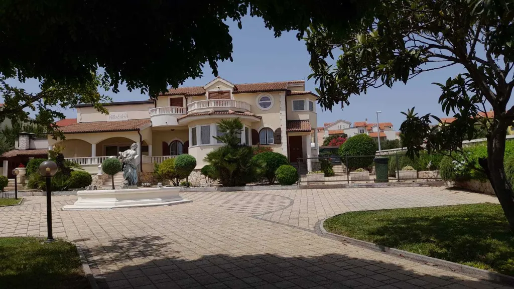 Two-Bedroom Apartment for 5 in Vodice