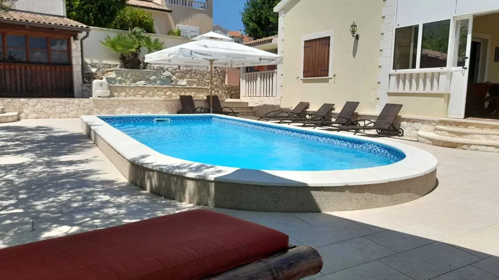 Two-Bedroom Apartment for 5 in Vodice