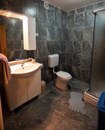 Vodice 2-Bedroom Apartment for up to 5 Guests