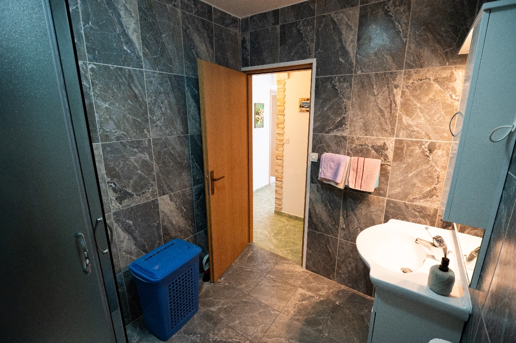 Vodice 2-Bedroom Apartment for up to 5 Guests